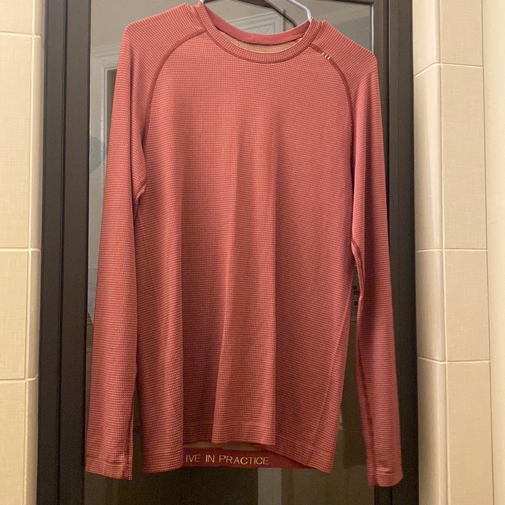 Lululemon Mens XS V Tech long sleeved